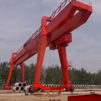 鎮(zhèn)江門(mén)式起重機(jī)。龍門(mén)吊