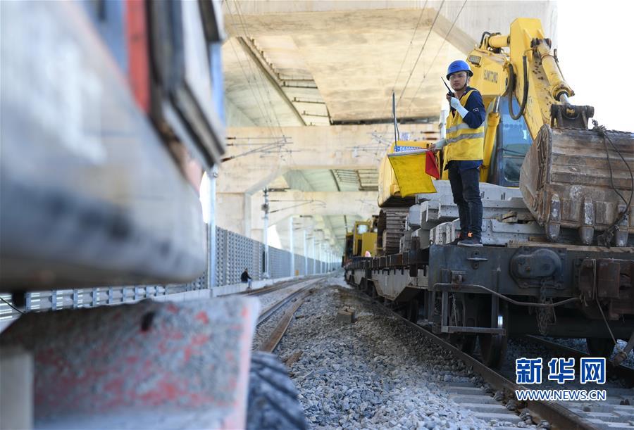 (經濟)(3)福建:平潭海峽公鐵大橋最后一根鐵路長軌換鋪完成