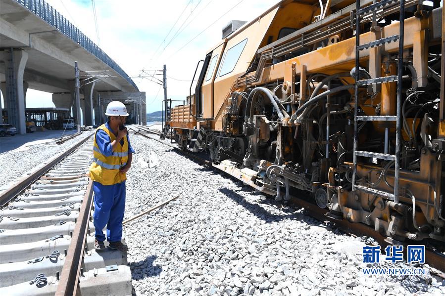(經濟)(4)福建:平潭海峽公鐵大橋最后一根鐵路長軌換鋪完成