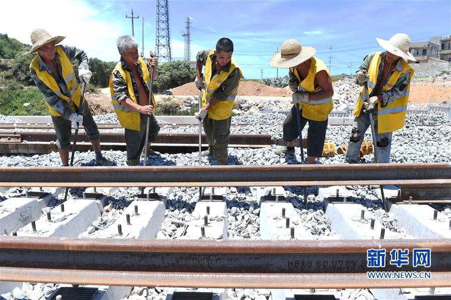 (經濟)(1)福建:平潭海峽公鐵大橋最后一根鐵路長軌換鋪完成