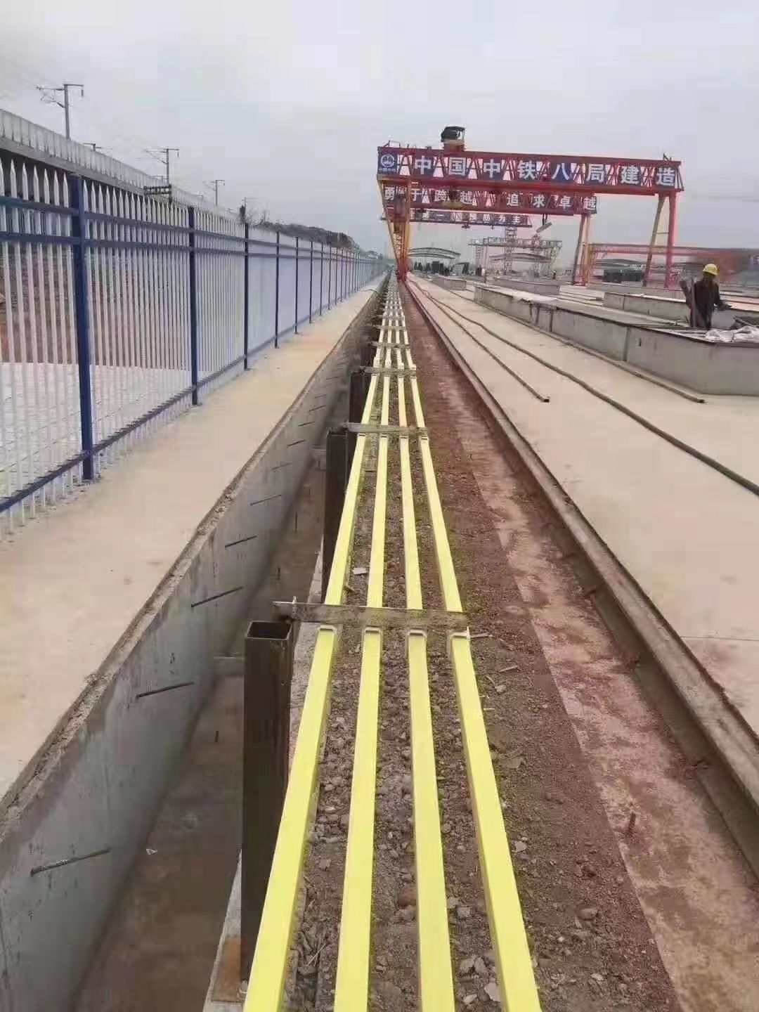 河南長垣單極滑線廠家直銷